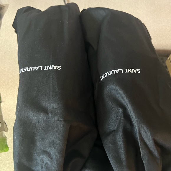 New authentic - Picture 2 of 7